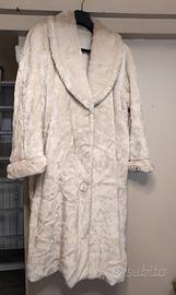Cappotto beige in pelliccia ecologica da donna