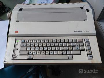 Macchina da scrivere elettrica 