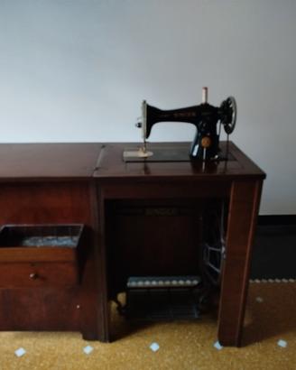 Macchina epoca da cucire Singer 