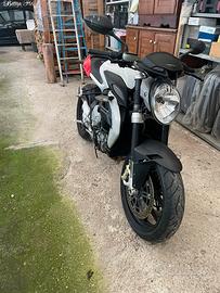 Vedo mv augusta brutale 800