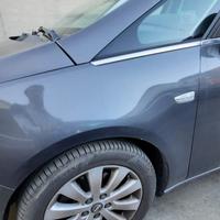 OPEL ZAFIRA 2012 - PARAFANGO SINISTRO