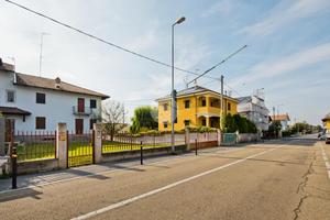 CASA SEMINDIPENDENTE A BRA