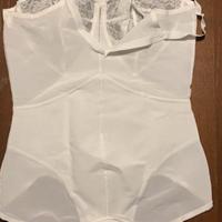 Body intimo contenitivo