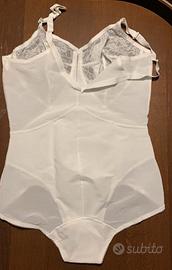 Body intimo contenitivo