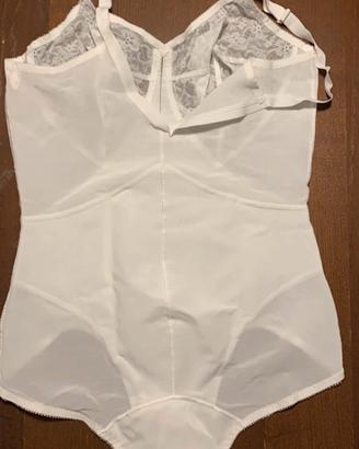 Body intimo contenitivo