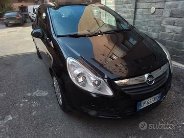 Opel corsa benzina E4 del 2008 nera x neopatentati