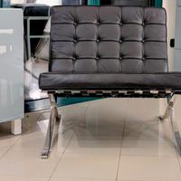 Poltrona stile Barcelona nera