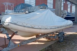 gommone 5mt motore Johnson 737 40 cv