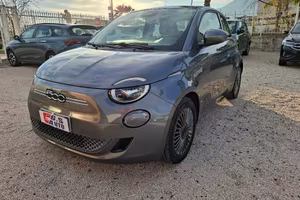 Fiat 500 500e Berlina 42 kWh La Prima