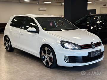 Volkswagen Golf GTI 2.0 TSI 211CV 5p. CAMBIO MANUA