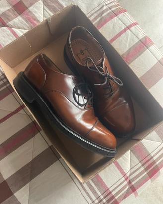 Scarpe antica cuoieria