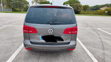 VOLKSWAGEN Touran - 2014