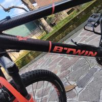 Bicicletta Mountain Bike