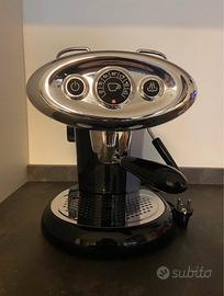 Titolo Macchina caffè Illy iperespresso X7.1