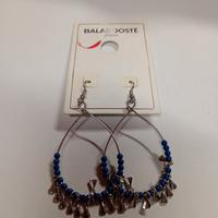 Orecchini con perline blu 