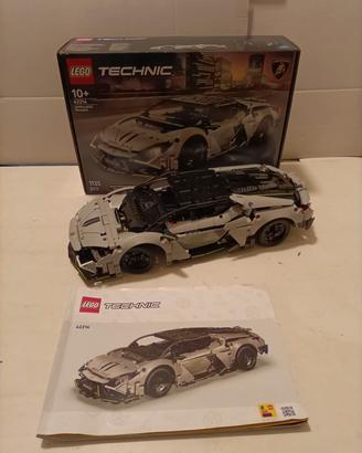 lego Technic Lamborghini revuelto  42214