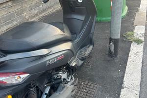 Sym HD 300 + coperta termica