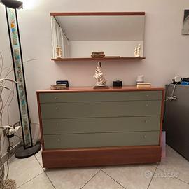 Comò con specchiera, comodini, letto matrimoniale