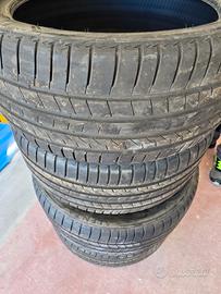 4 gomme Bridgestone 285 40 r21 109Y