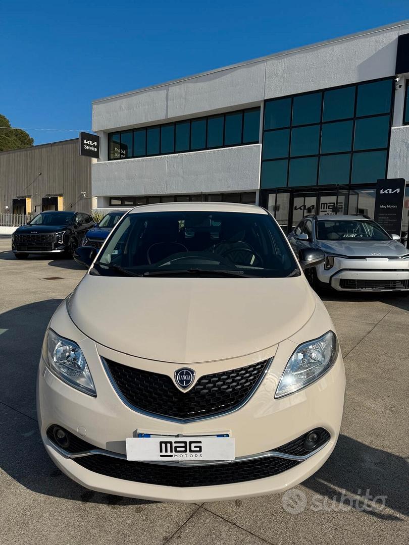 Lancia Ypsilon 2016 photo 2