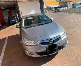 OPEL Astra - 2011