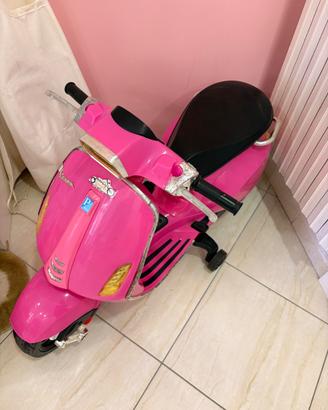Vespa Rosa elettrica