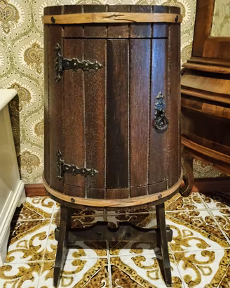 Mobiletto porta liquore 