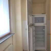 Cassettiera 2  e frigorifero da incasso