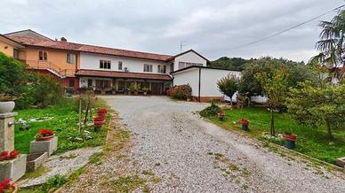 Villa di 268 m² con più di 5 locali a Cividale del