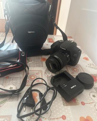 Canon EOS 2000D + Obiettivo 18-55mm IS II