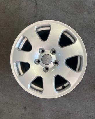 1 Cerchio in Lega 15" Originali Audi A4 (5x112 - 