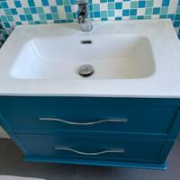 Mobile bagno sospeso con lavabo di Leroy Merlin.