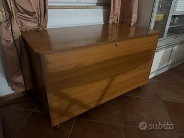 Panca in legno contenitore