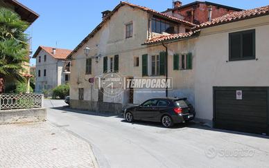 CASA LIBERA SU 2 LATI + DUE BOX AUTO!