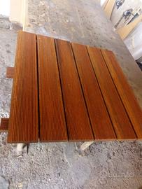 Piastrelle piscina in legno