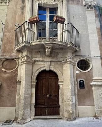Appartamento di 615 m² con più di 5 locali a Sirac