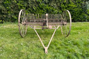 Rastrello trainato - seminatrice - epoca