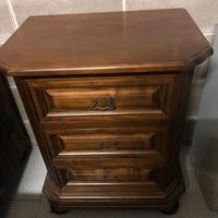 COMODINI IN LEGNO MASSICCIO