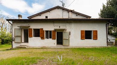 Villa bifamiliare via Monsignor Leone Tondelli 6,