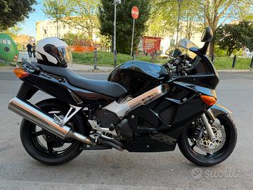 HONDA VFR 800 RC46