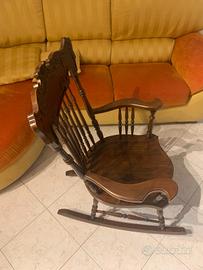 Sedia a dondolo in legno