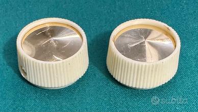 Coppia di manopole per piccola radio / fonovaligia