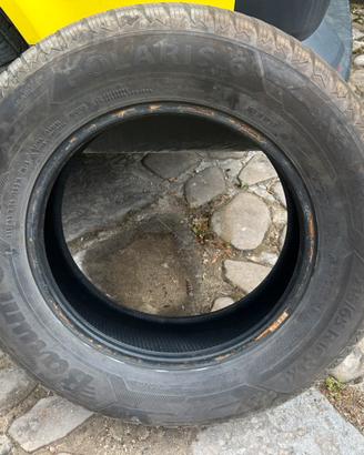 Pneumatico 215/65 R16