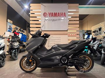 Yamaha TMAX 560