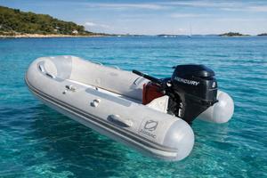 Tender zodiac cadet 300 con Mercury 8hp 4t