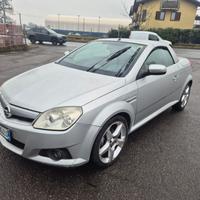 Opel Tigra TwinTop 1.4 16V First Edition
