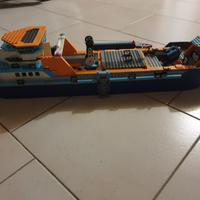 nave lego
