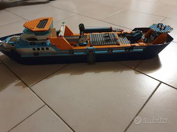 nave lego