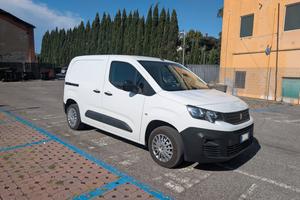 Peugeot Partner premium blue hdi100 2022 km 40.000