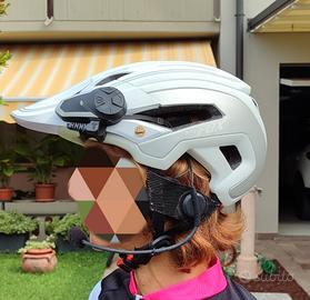 caschi da bici con auricolari bluetooth interfono 